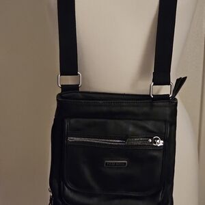 TYLER RODAN CROSS BODY